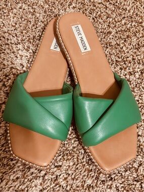 Steve Madden Emerald Green Rayne Slides Rhinestone Trim US 10 Summer Casual Chic